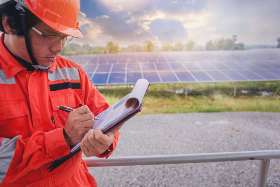 Jak działa system zarządzania energią fotowoltaiką w domu?