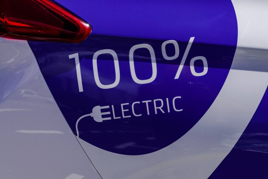 Jak skorzystać z dotacji na samochody elektryczne w najbliższych latach?